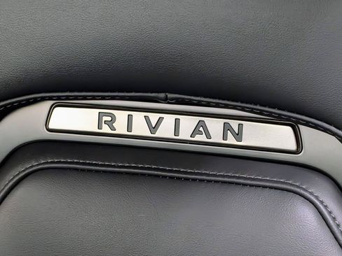 Used 2025 Rivian R1S Adventure AWD/4WD image 19