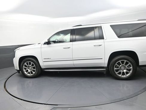 Used 2019 GMC Yukon XL Denali image 46