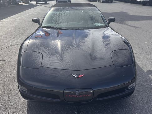 Used 2000 Chevrolet Corvette image 3