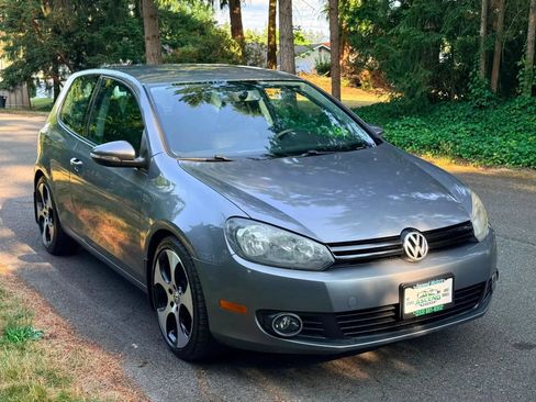 Used 2011 Volkswagen Golf TDI w/ Cold Weather Pkg FWD image 7