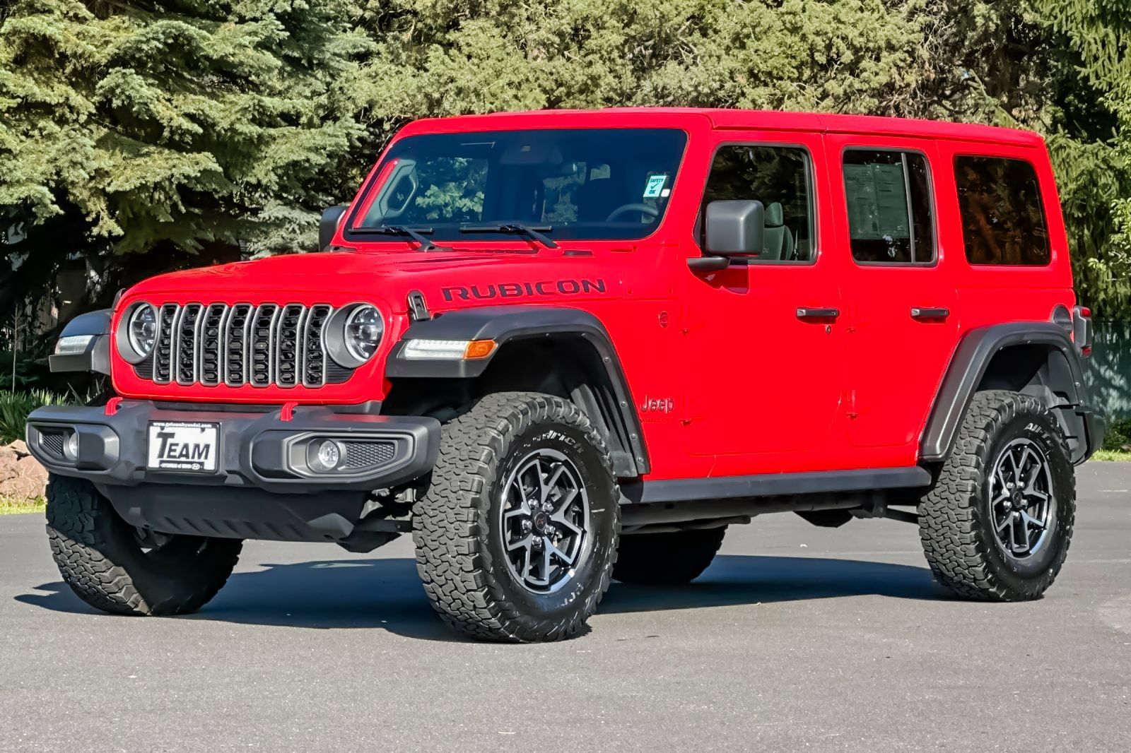 Used 2025 Jeep Wrangler Unlimited Rubicon AWD/4WD image 9