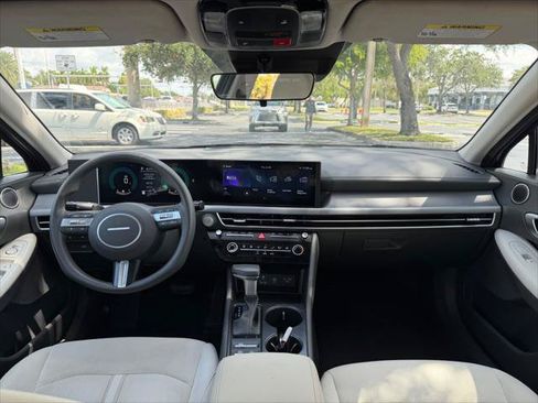 Used 2025 Hyundai Sonata SE FWD image 21