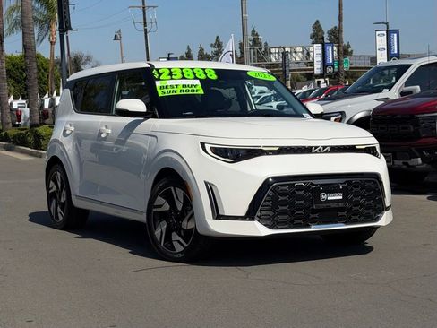 Used 2023 Kia Soul GT-Line w/ GT-Line Technology Package FWD image 3