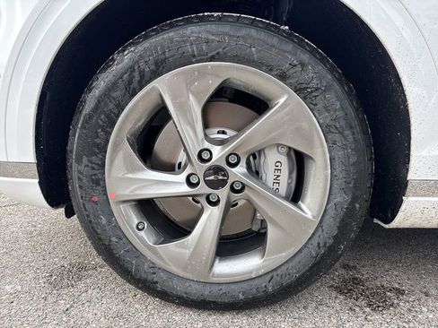 New 2026 Genesis GV70 2.5T Advanced image 12