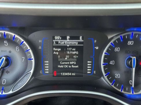 Used 2019 Chrysler Pacifica Touring-L FWD image 13