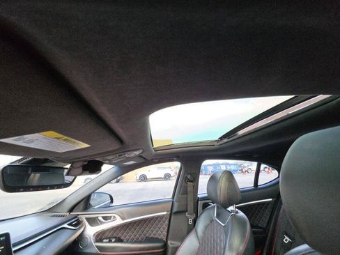Used 2019 Genesis G70 2.0T Advanced w/ Sport Package RWD image 11