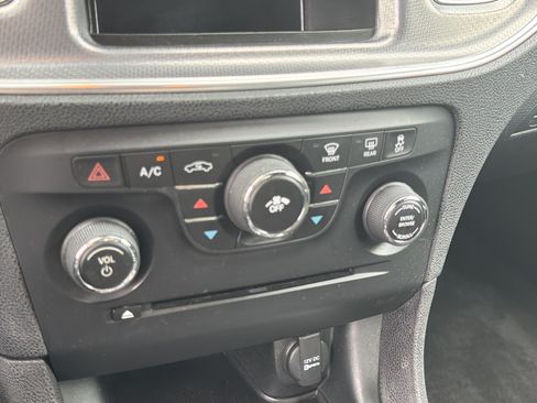 Used 2013 Dodge Charger SE w/ Connectivity Group RWD image 33