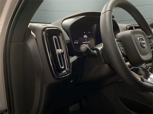 Used 2023 Volvo XC40 Recharge Ultimate w/ Protection Package Premier image 23