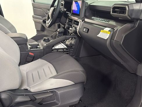 New 2025 Toyota Tacoma TRD Sport image 18