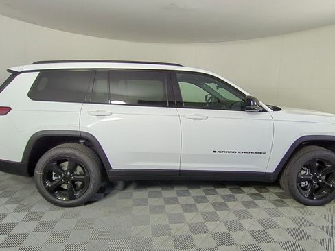 New 2025 Jeep Grand Cherokee L Limited w/ Black Appearance Package RWD image 3