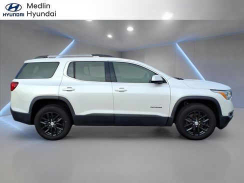 Used 2019 GMC Acadia SLT image 2