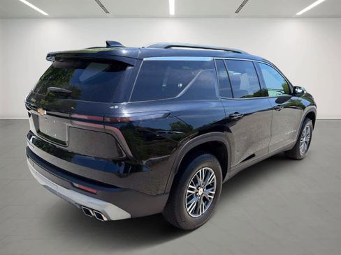 Used 2025 Chevrolet Traverse LT AWD/4WD image 4