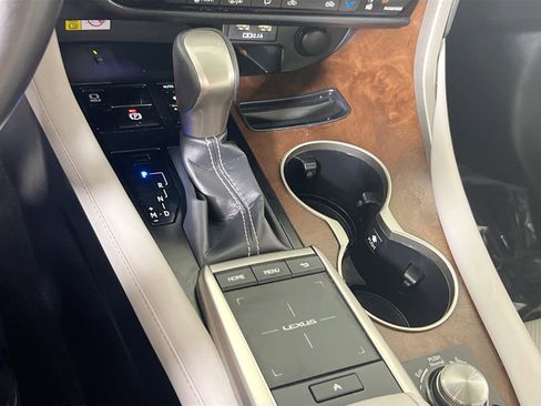 Used 2021 Lexus RX 350L Premium w/ Premium Package image 16