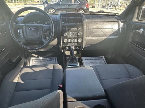 Used 2010 Ford Escape XLT image 11