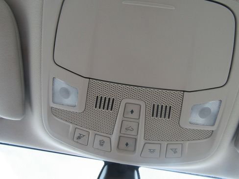 Used 2017 Ford Fusion Energi Platinum FWD image 17
