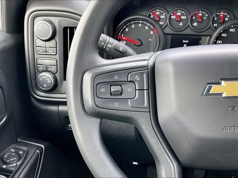 Used 2025 Chevrolet Silverado 1500 Custom image 12