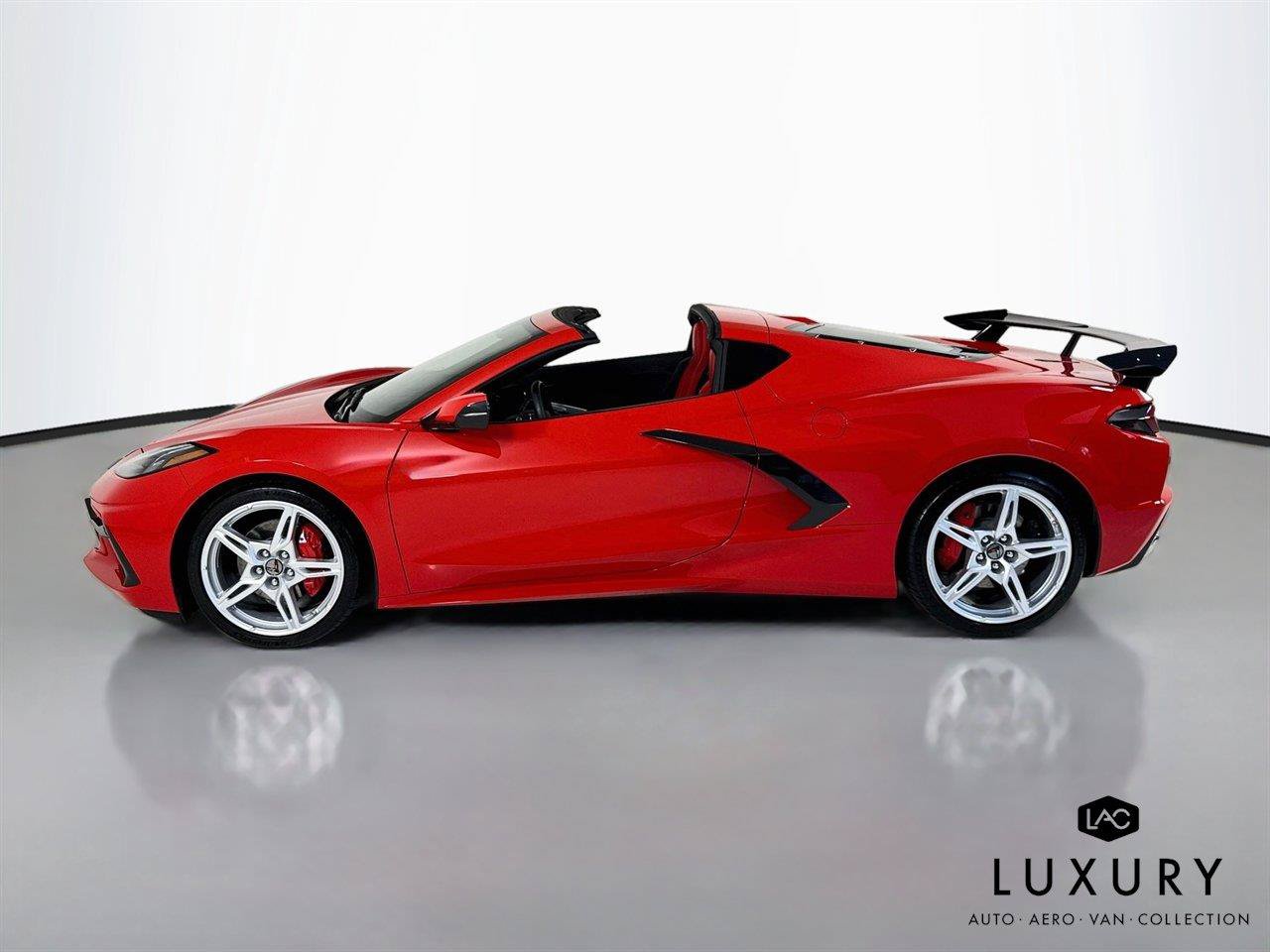 Used 2025 Chevrolet Corvette Stingray Coupe w/ 1LT RWD image 8