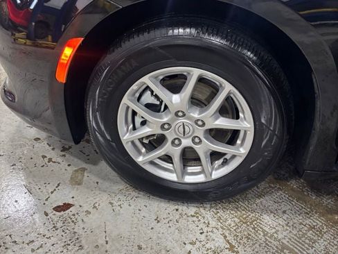 Used 2024 Chrysler Voyager LX image 22