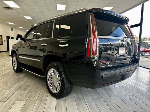 Used 2018 Cadillac Escalade 2WD image 7