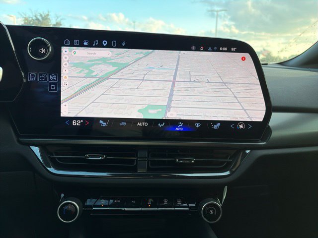 Used 2024 Chevrolet Equinox EV RS FWD image 7