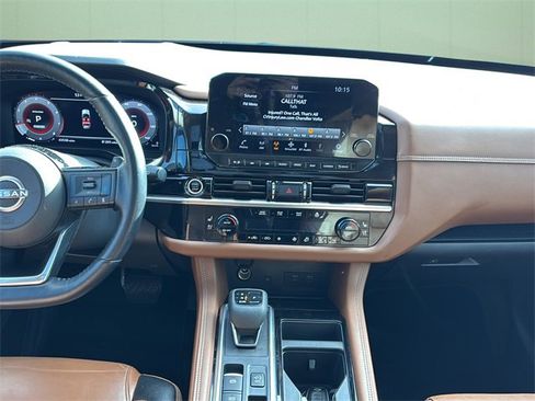 Used 2023 Nissan Pathfinder Platinum image 23