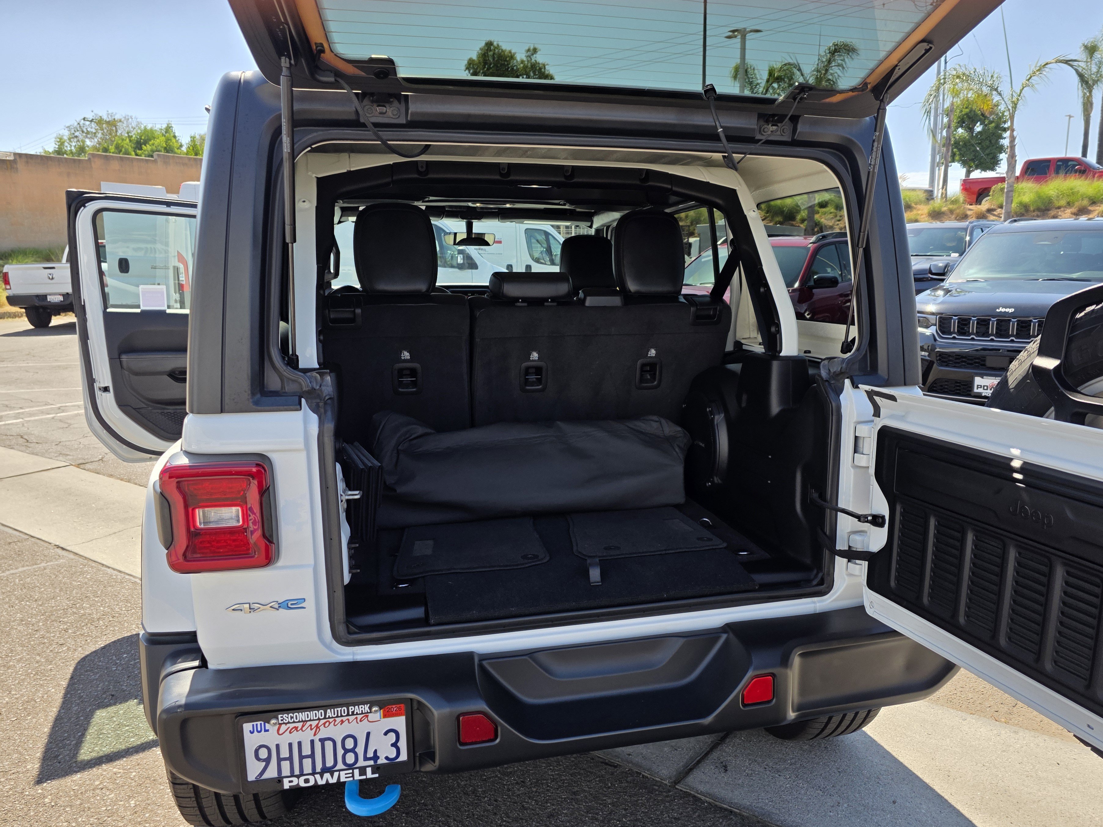 Certified 2023 Jeep Wrangler Unlimited Sahara AWD/4WD image 18