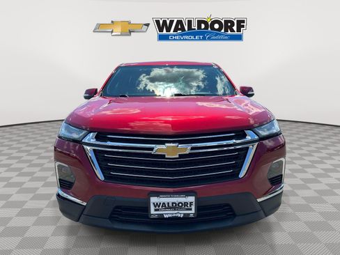 Used 2023 Chevrolet Traverse LT FWD image 2