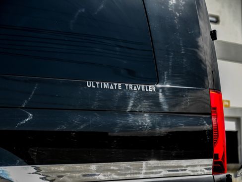 Used 2023 Mercedes-Benz Sprinter 3500 image 28