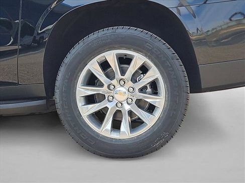 New 2026 Chevrolet Suburban Premier AWD/4WD image 10
