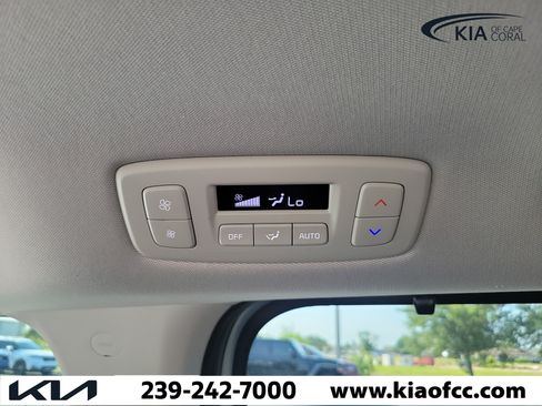 Certified 2025 Kia Carnival SX Prestige FWD image 15