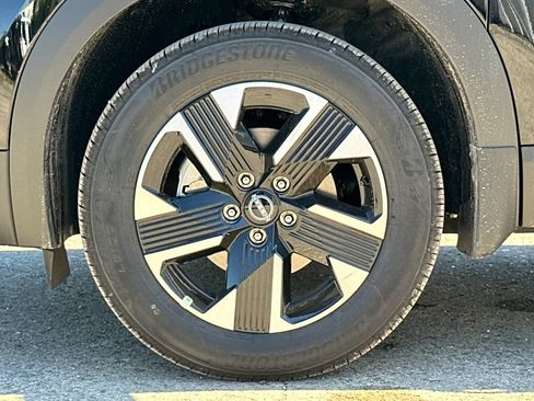 New 2026 Nissan Kicks SV w/ SV Premium Package AWD/4WD image 5
