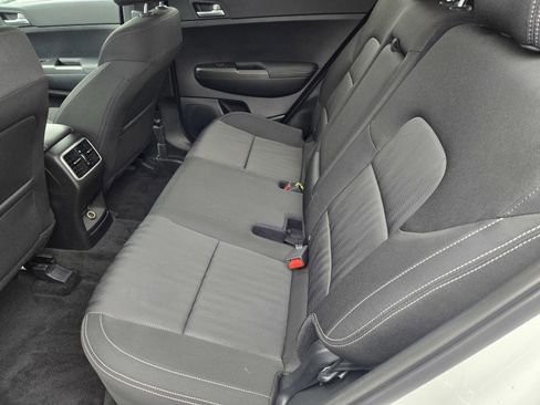 Used 2022 Kia Sportage LX image 12