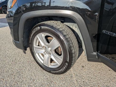Used 2022 Jeep Compass Latitude FWD image 33