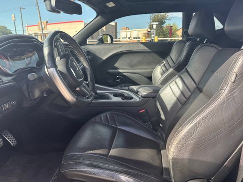 Used 2016 Dodge Challenger SRT Hellcat RWD image 9