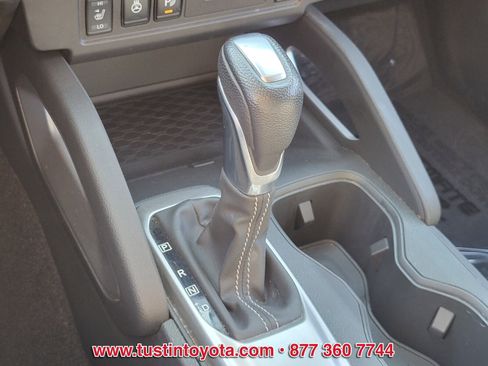 Used 2024 Nissan Frontier SV w/ SV Convenience Package image 23