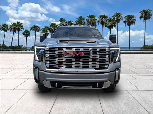 Used 2024 GMC Sierra 2500 Denali w/ Denali Reserve Package AWD/4WD image 2