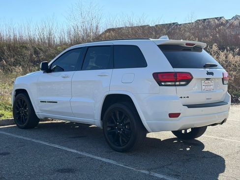 Used 2018 Jeep Grand Cherokee Altitude image 6