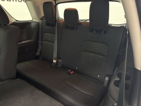 Used 2025 Nissan Pathfinder SV FWD image 25