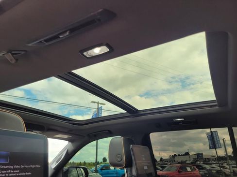 Used 2022 GMC Yukon AT4 image 14