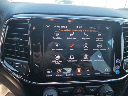 Used 2020 Jeep Grand Cherokee Altitude image 15