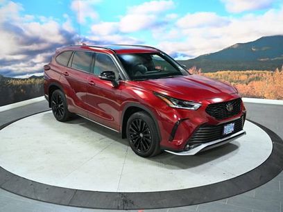 Used 2023 Toyota Highlander XSE