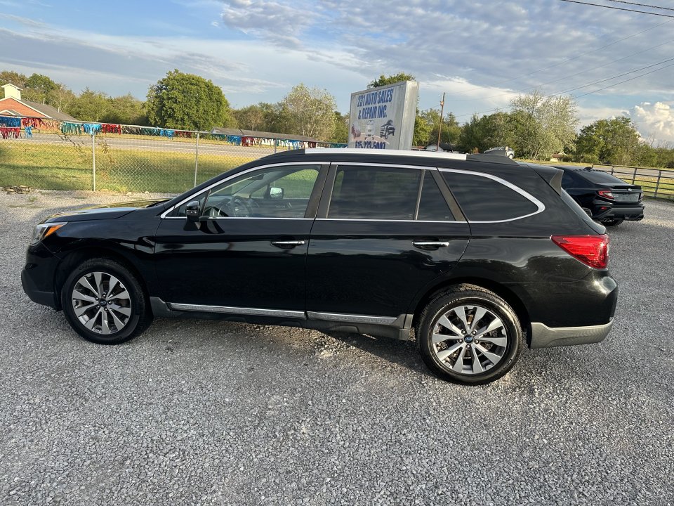 Used 2017 Subaru Outback 3.6R Touring AWD/4WD image 8