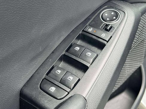 Used 2024 Kia Seltos EX AWD/4WD image 19