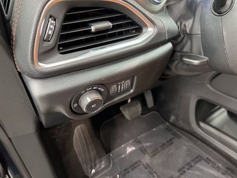 Used 2026 Chrysler Pacifica Pinnacle w/ Trailer Tow Group image 16