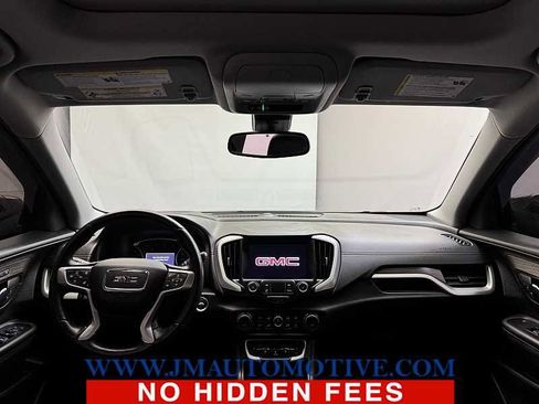Used 2022 GMC Terrain SLT w/ Tech Package image 12