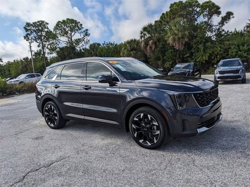 Certified 2025 Kia Sorento EX image 2