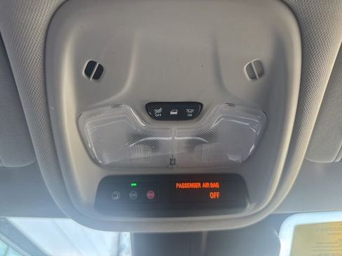 Used 2021 Chevrolet TrailBlazer LT w/ Convenience Package AWD/4WD image 18