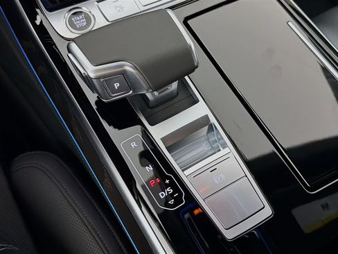 New 2026 Audi A8 L 3.0T AWD/4WD image 17