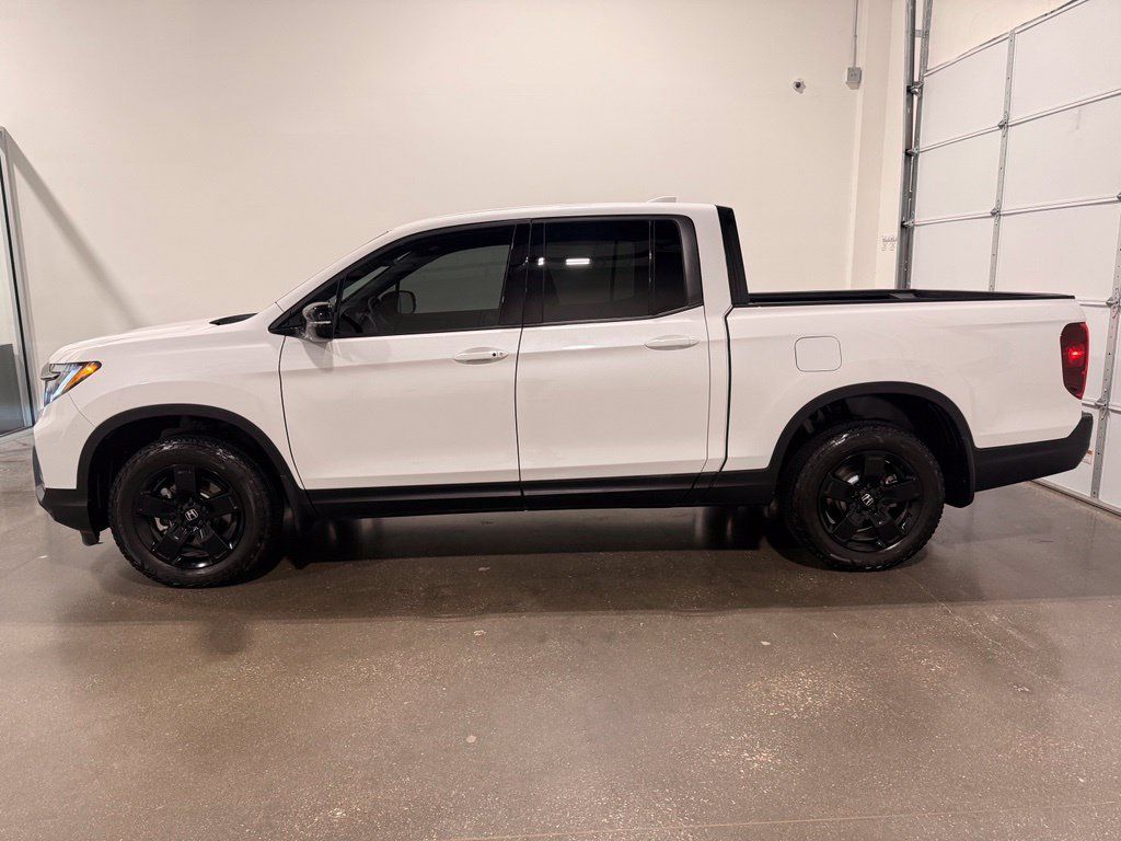 Used 2025 Honda Ridgeline Black Edition image 8