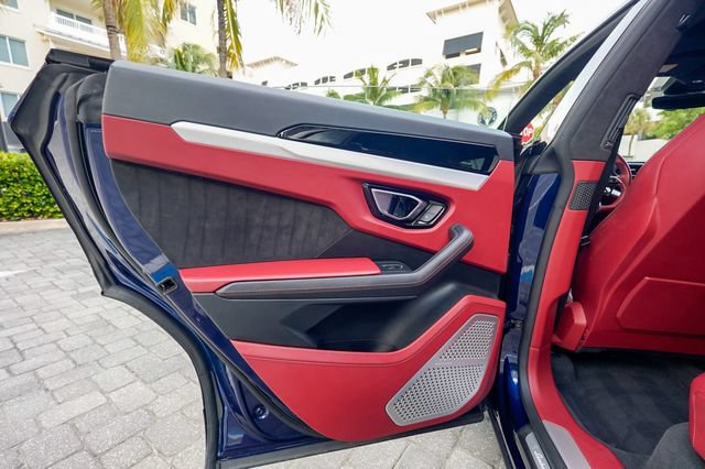 Used 2022 Lamborghini Urus AWD/4WD image 72